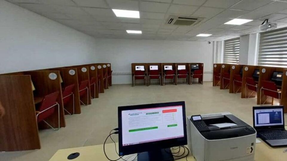 Hakkari'de 3 E-Sınav Merkezi açıldı