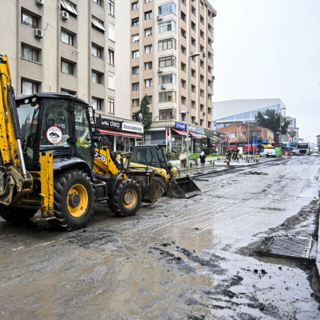 Ataşehir'de esnafın "asfalt" tepkisi