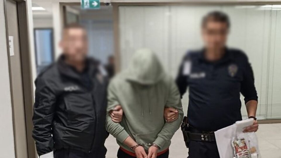 157 ayrı dolandırıcılık! Sahte kimlik ve pasaportla yakalandı