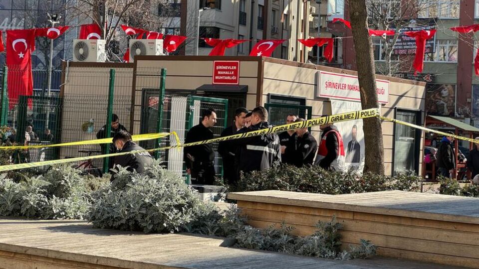 Muhtarın silahla vurduğu emlakçı öldü