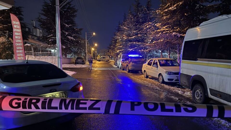 Eski eşi tarafından silahla vuruldu