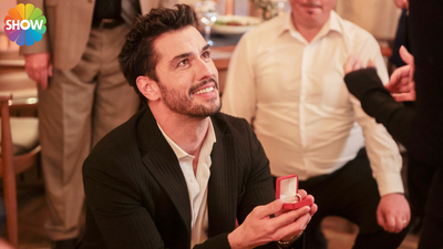 Nuh'tan Sevilay'a oyun havalı evlenme teklifi