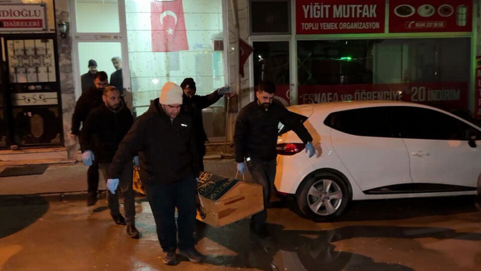 Genç kadın evinde ölü bulundu