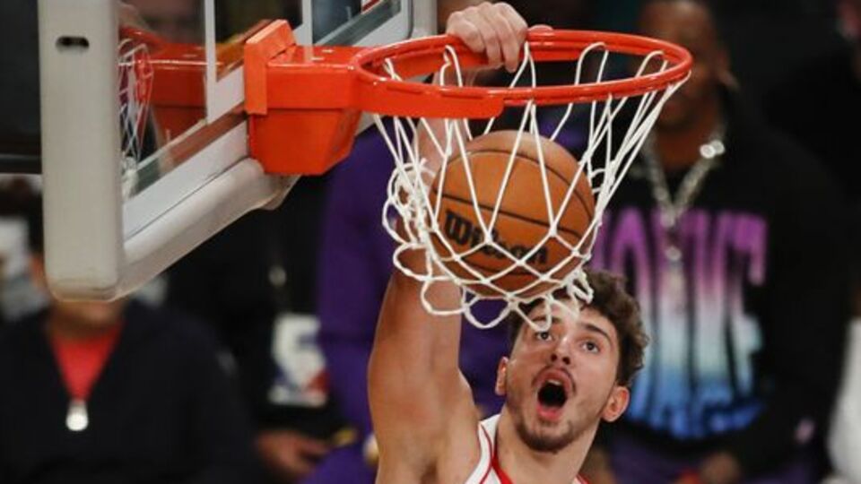 Alperen'in 'double-double'ı galibiyeti getirdi