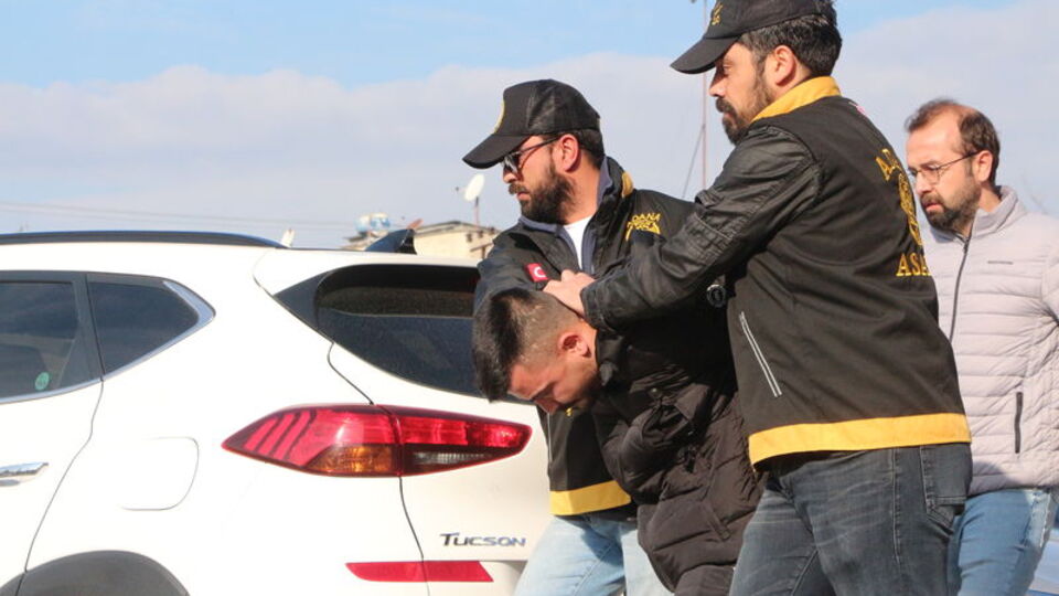 Patronunu öldürdü! Aracını çekiciye yükletip kaçtı