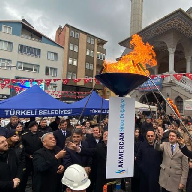 Türkeli'nde konutlara ilk doğal gaz verildi