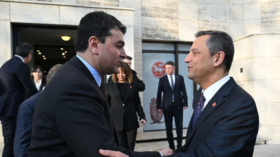 Özgür Özel'den DP'ye ziyaret