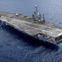 USS Harry S. Truman ticari gemiyle çarpıştı