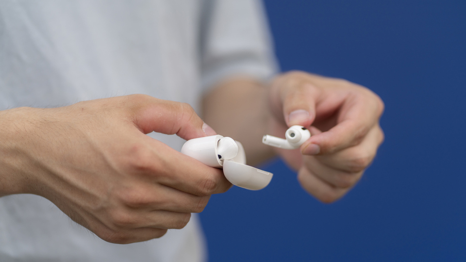 Kulaklıklarda neden R ve L işaretleri var?