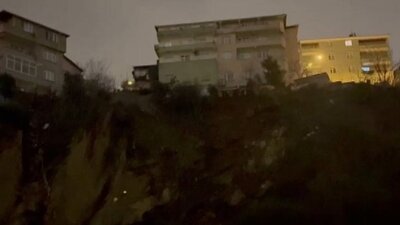 Üsküdar'da toprak kayması: 2 bina boşaltıldı