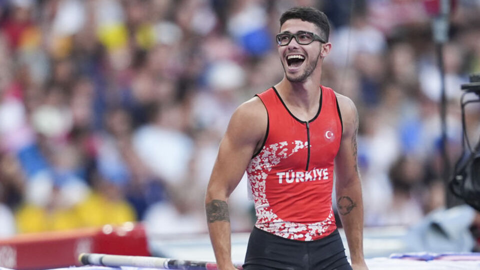 Ersu Şaşma, Fransa'da şampiyon oldu!