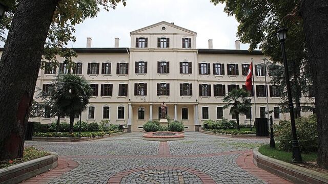 Fransız liselerine ceza yağdı