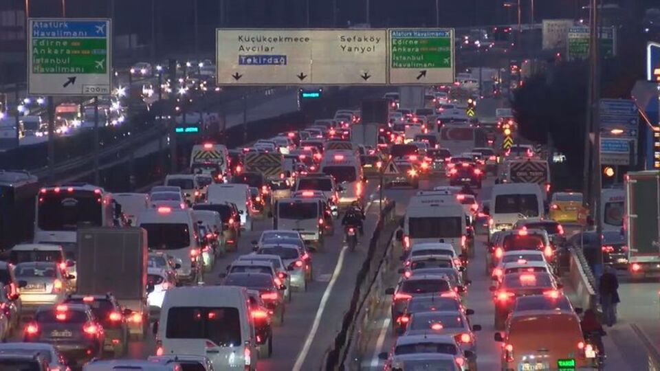 İstanbul'da trafik yoğunluğu! Yüzde 81'e çıktı