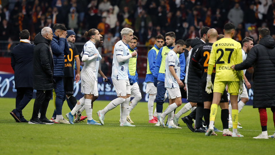 TFF'den 'sahadan çekilme'ye yeni ceza!