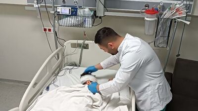 5 yaşındaki çocuk köpeklerin saldırısında ağır yaralandı