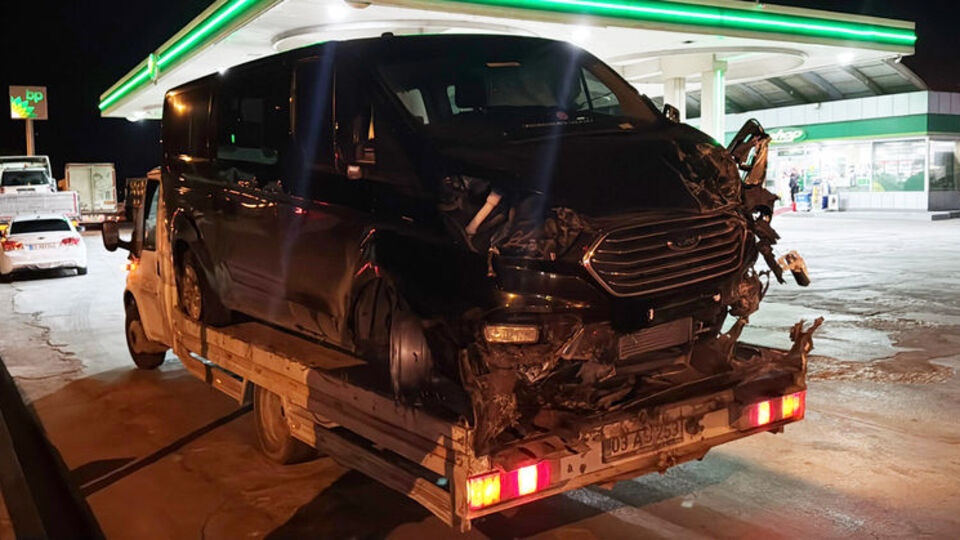 AK Partili vekil ve il başkanı kazada yaralandı