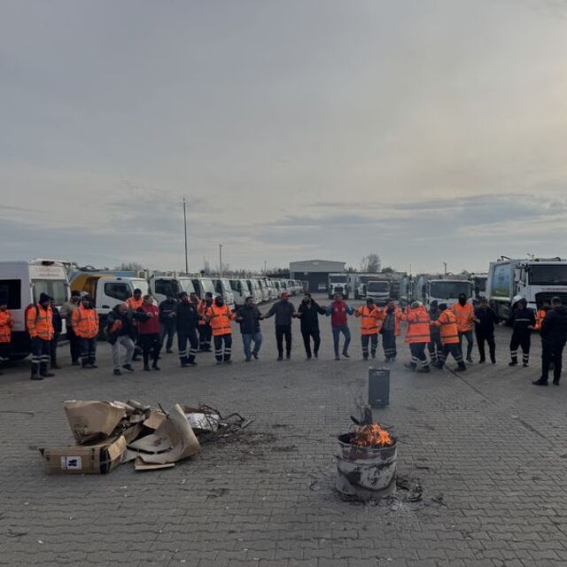 Efeler'de belediye çalışanları iş bıraktı