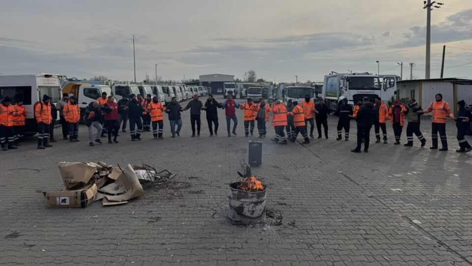 Efeler'de belediye çalışanları iş bıraktı