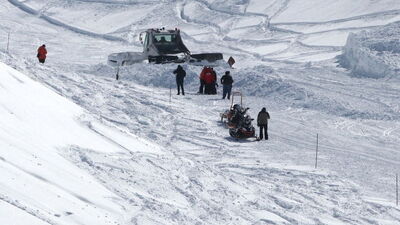 Palandöken'de çığ! Telesiyejin altından aktı
