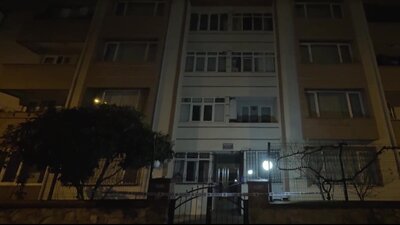 4 katlı binanın duvarlarında çatlaklar oluştu