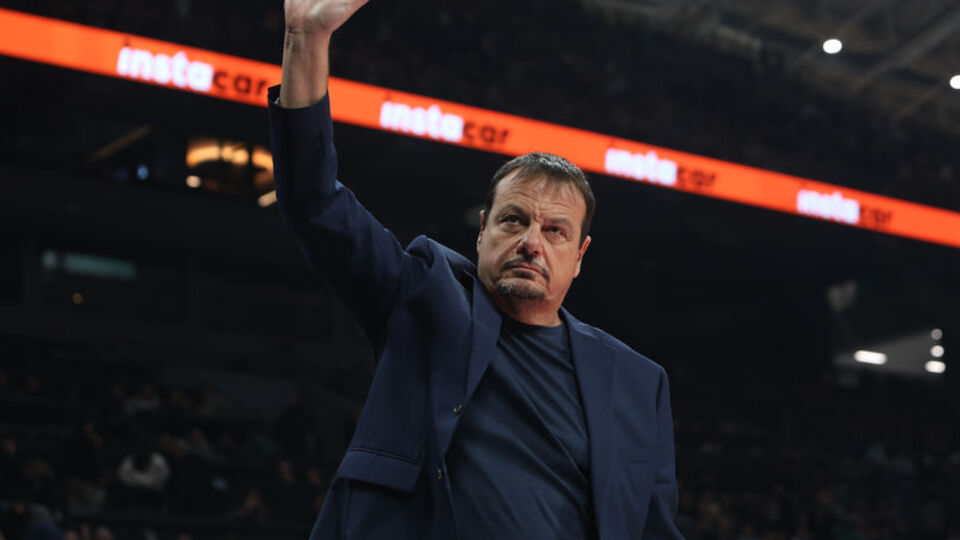 Yunanistan'da kupa Ergin Ataman'ın!