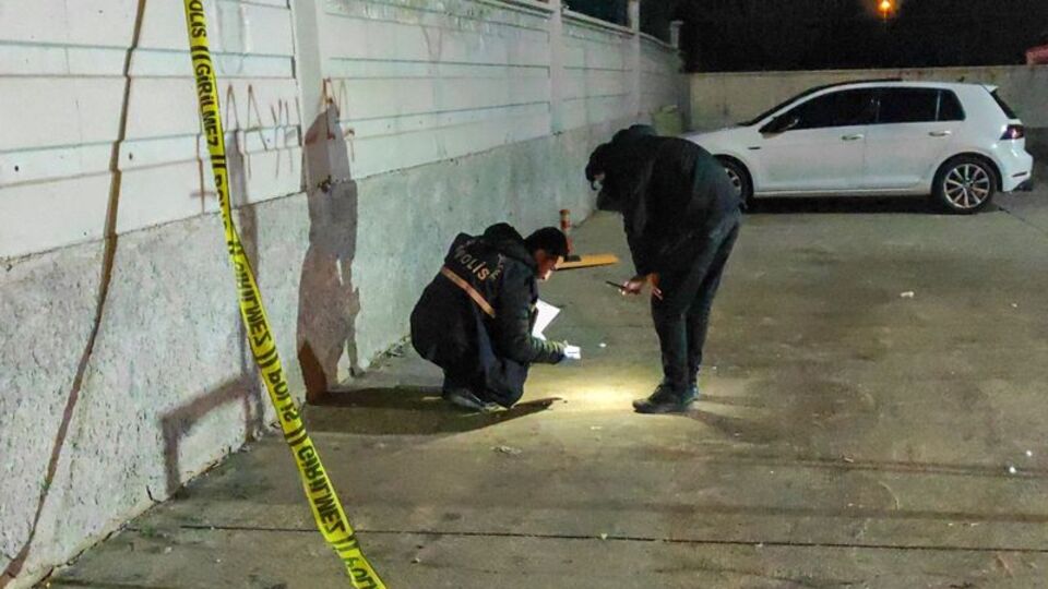 Düğün salonu önünde kavga: 3 yaralı