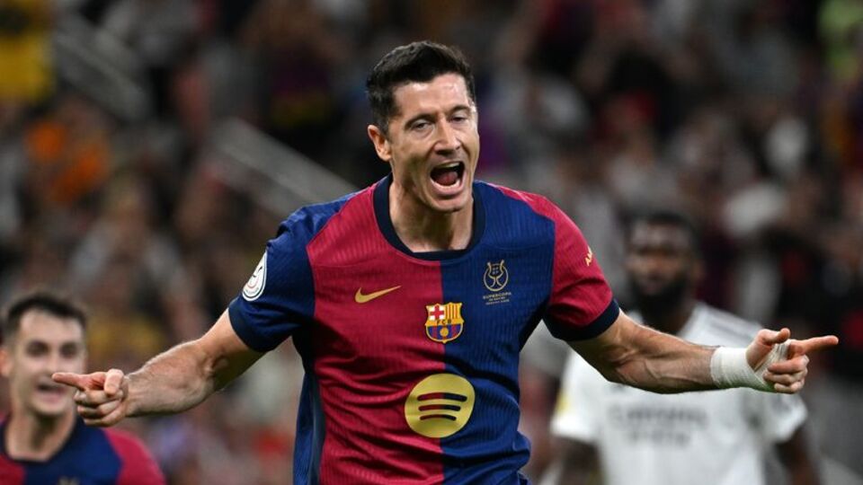 Barça, Lewandowski'yle liderliği aldı!