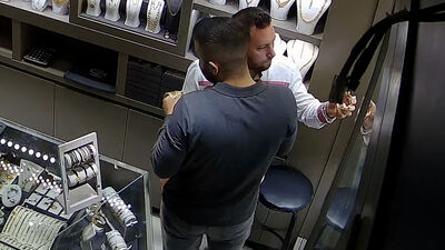 Çalıştığı kuyumcudan 3 kilo bilezik çaldı! Şaşırtan ifade!