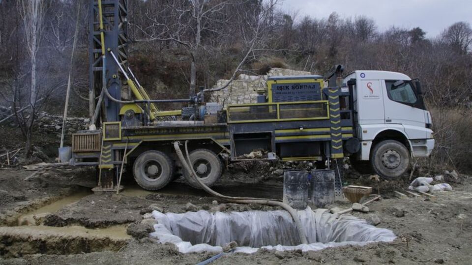 Honaz'da üreticiler için sondaj çalışması