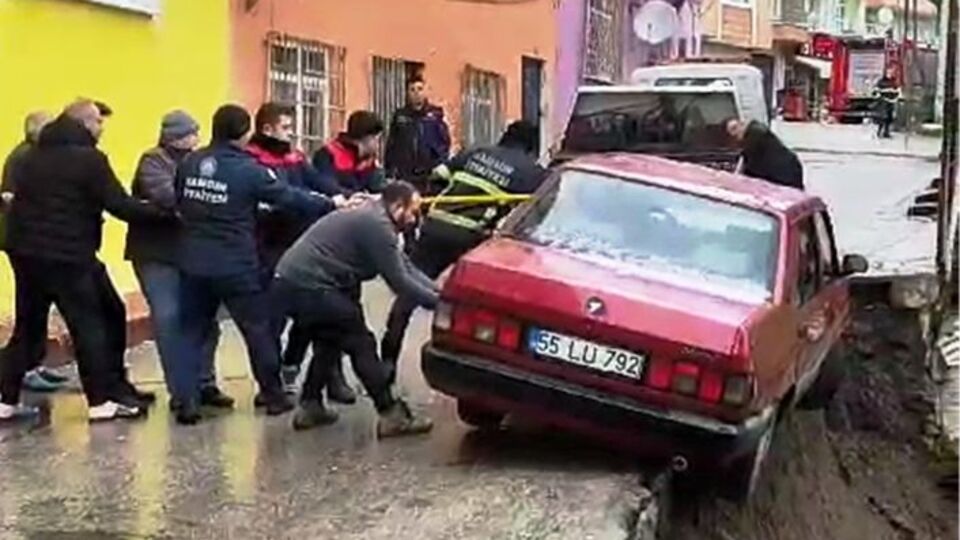 İstinat duvarı çöktü