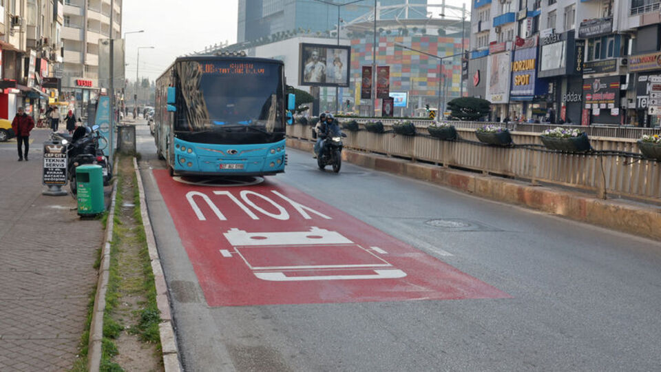 Antalya'da özel şerit uygulaması başladı
