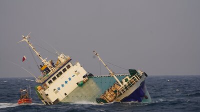 ABD'den batan İran gemisine kurtarma operasyonu