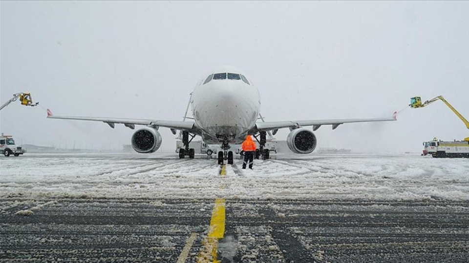 İstanbul'da kar alarmı: Bakanlıktan havalimanlarına ilişkin açıklama