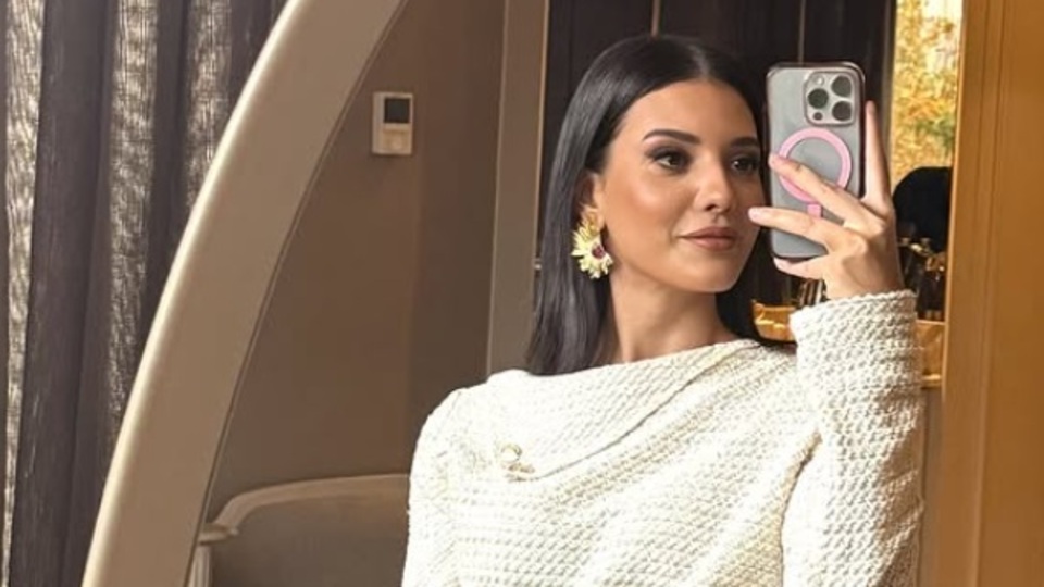 Ünlü olmakla ilgileniyor