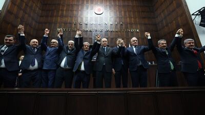 10 belediye başkanı AK Parti'ye katıldı