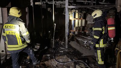 Mobilya mağazasında çıkan yangın 5 öğrenciyi zehirledi