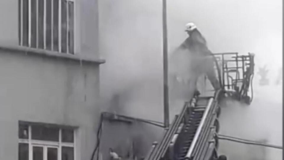 Beyoğlu'nda yangın! Can kaybı var