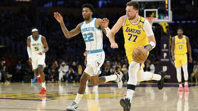 Charlotte deplasmanda Lakers'ı devirdi