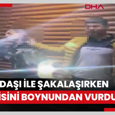 İki arkadaşı ile şakalaşırken kazara kendisini boynundan vurdu; o anlar kamerada