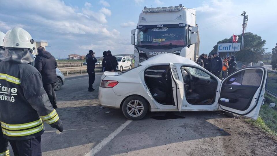TIR ile otomobil çarpıştı: 1 ölü, 2 yaralı