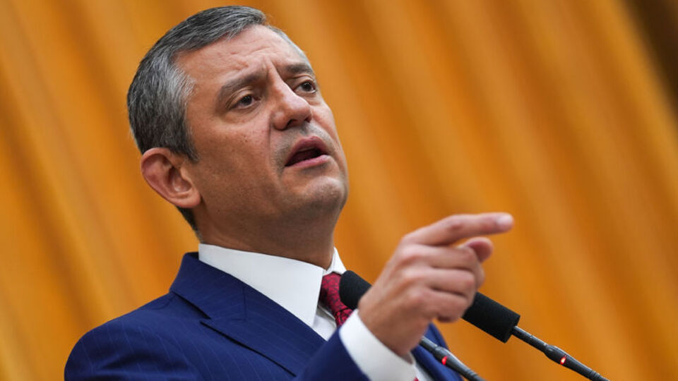 Özel'den Lütfü Savaş'a 'piyon' benzetmesi