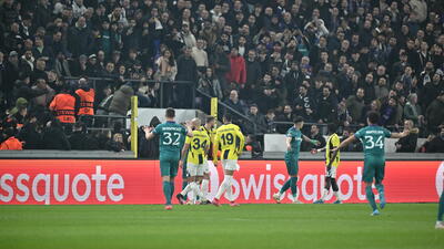 Anderlecht-Fenerbahçe maçı olaylar nedeniyle durdu!