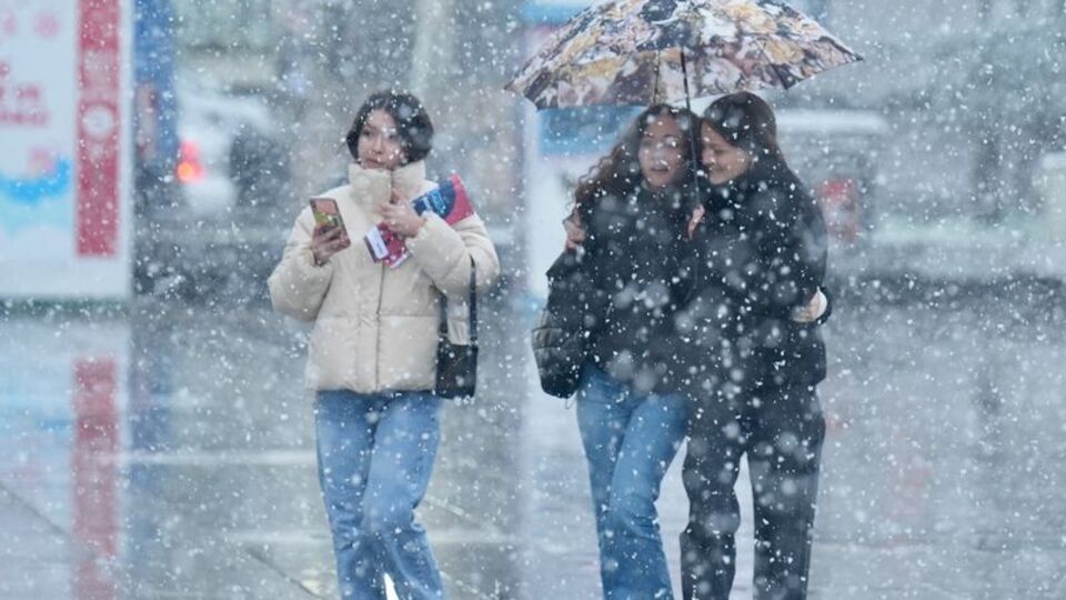 Kuvvetli kar yağışı uyarısı! Etkisini artırıyor