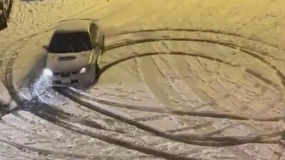 Karlı havaya aldırmayıp drift attı!