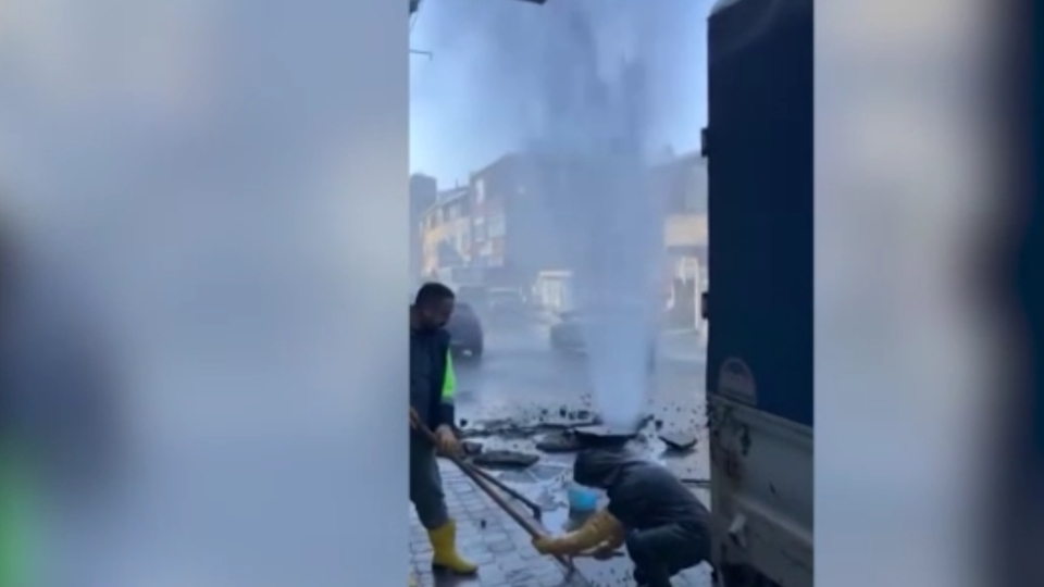 İSKİ'ye ait su borusu patladı