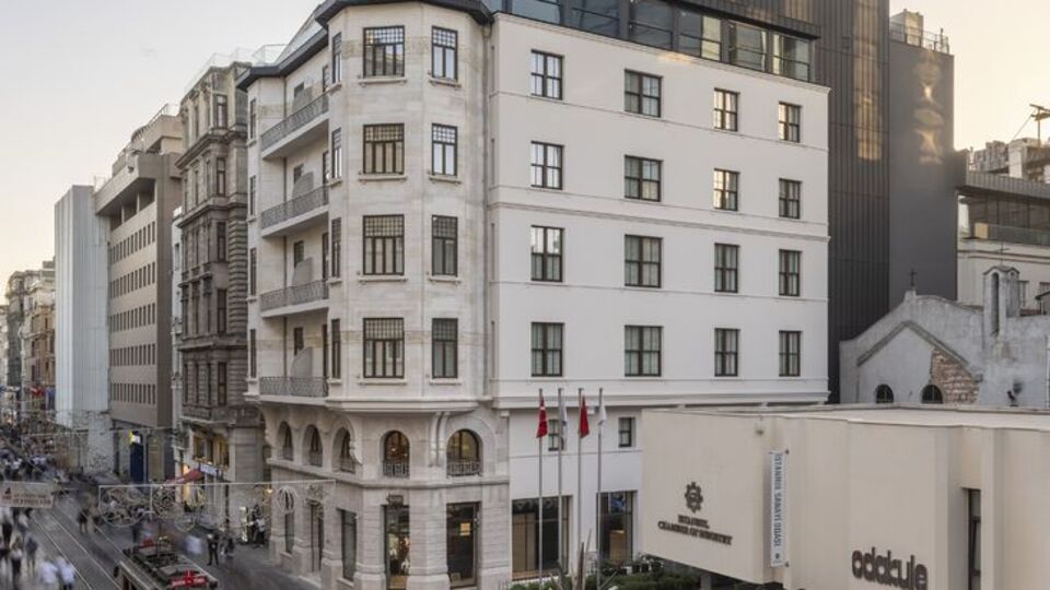 BlackBox'ta mart, Sunay Akın ile başlıyor