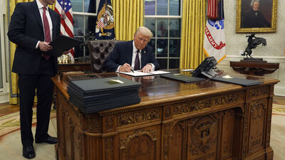 Oval Ofis'in masası değiştirildi