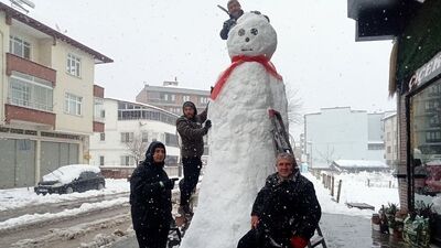 Esnaftan 3 metrelik kardan adam