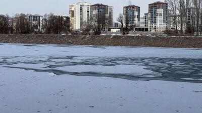 Türkiye'nin en uzun nehri dondu!