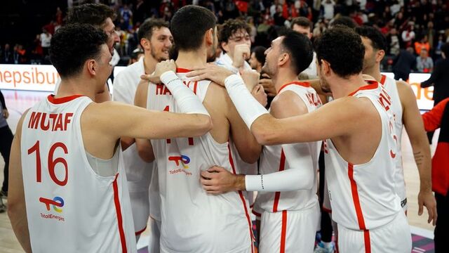 12 Dev Adam, 2.'lik için sahada!